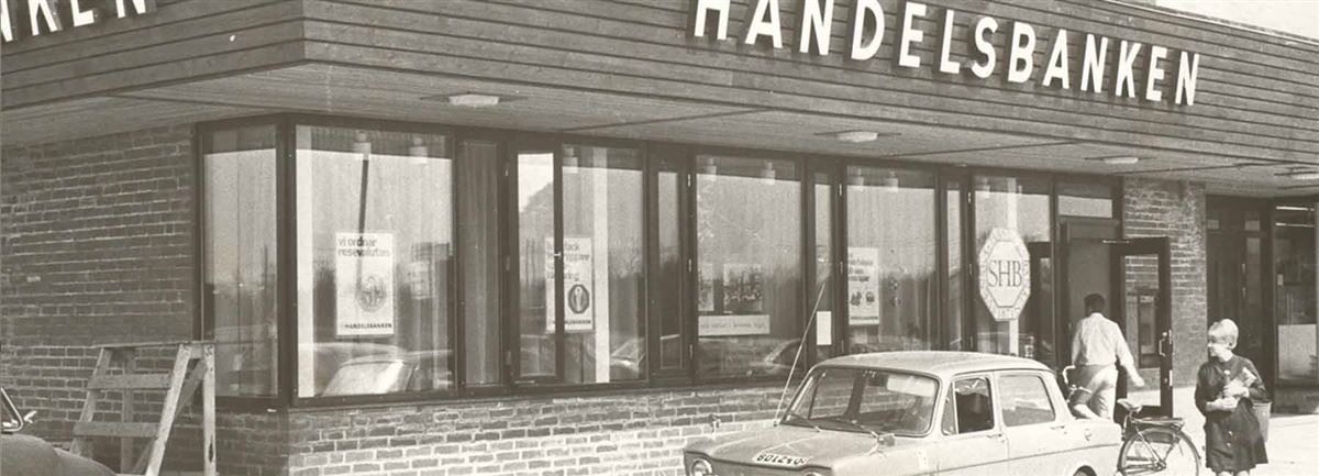 car outside the bank 